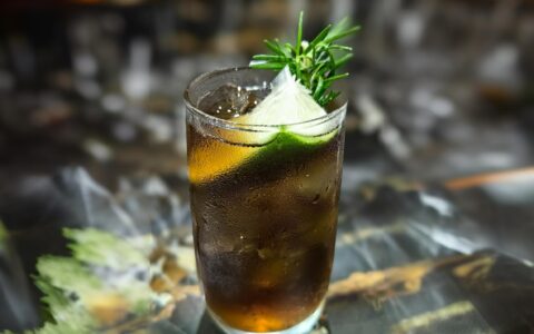 特调鸡尾酒丨自由古巴 Cuba Libre